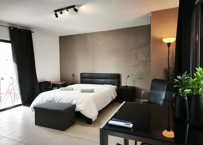 103 St Lazaros View *